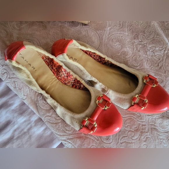 Tahari ballet flats - Picture 1 of 1
